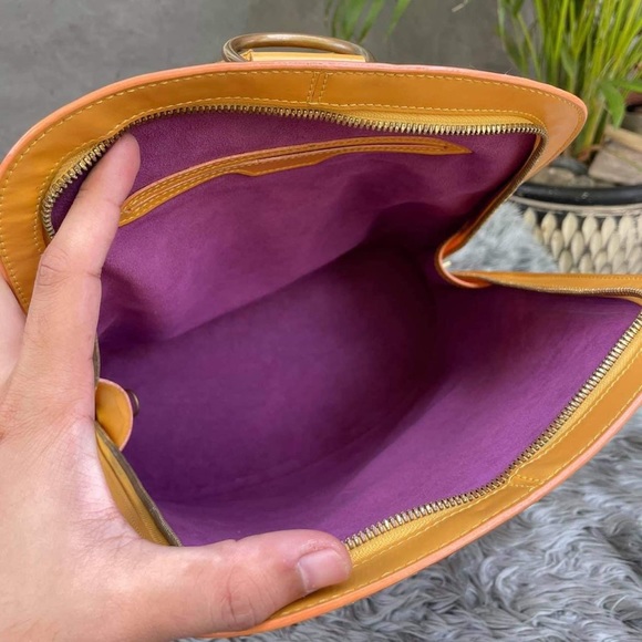 🤗CUTE💛Auth Louis Vuitton Yellow Epi Backpack 🎒 - Picture 7 of 16